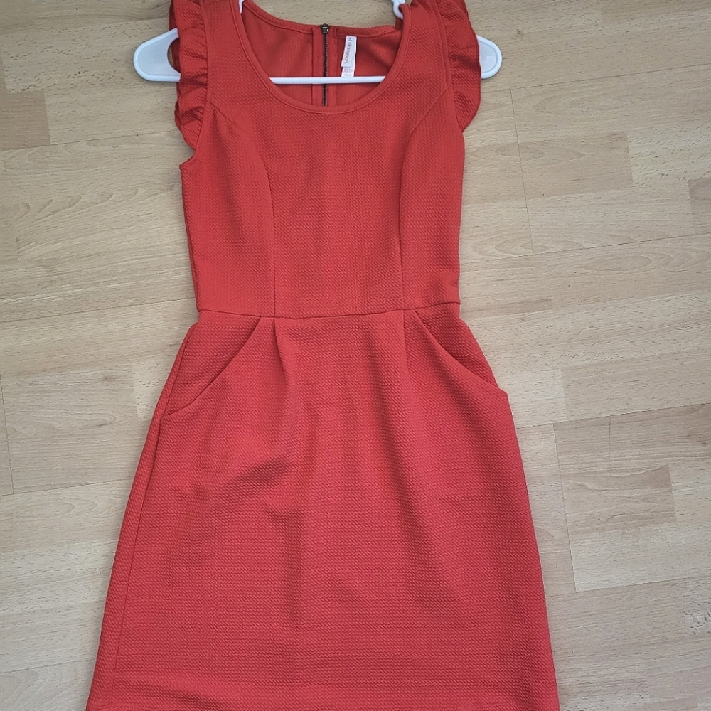 Xhilaration Dress With Ruffled Shoulders AND POCKETS!